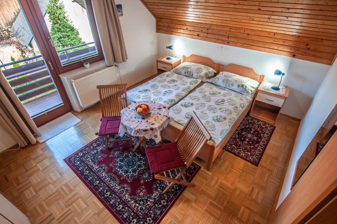 Guest House Alenka ボーヒニ エクステリア 写真